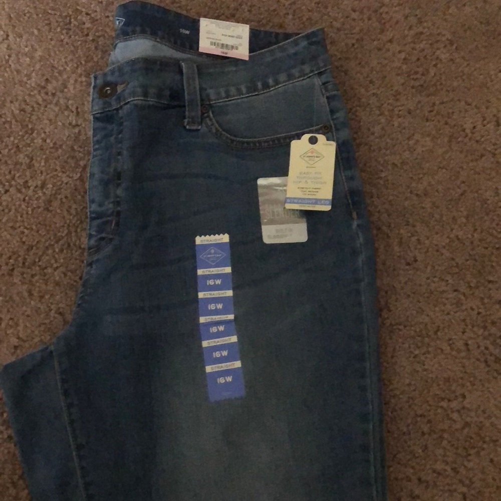 Brand new jeans never worn and in great condition